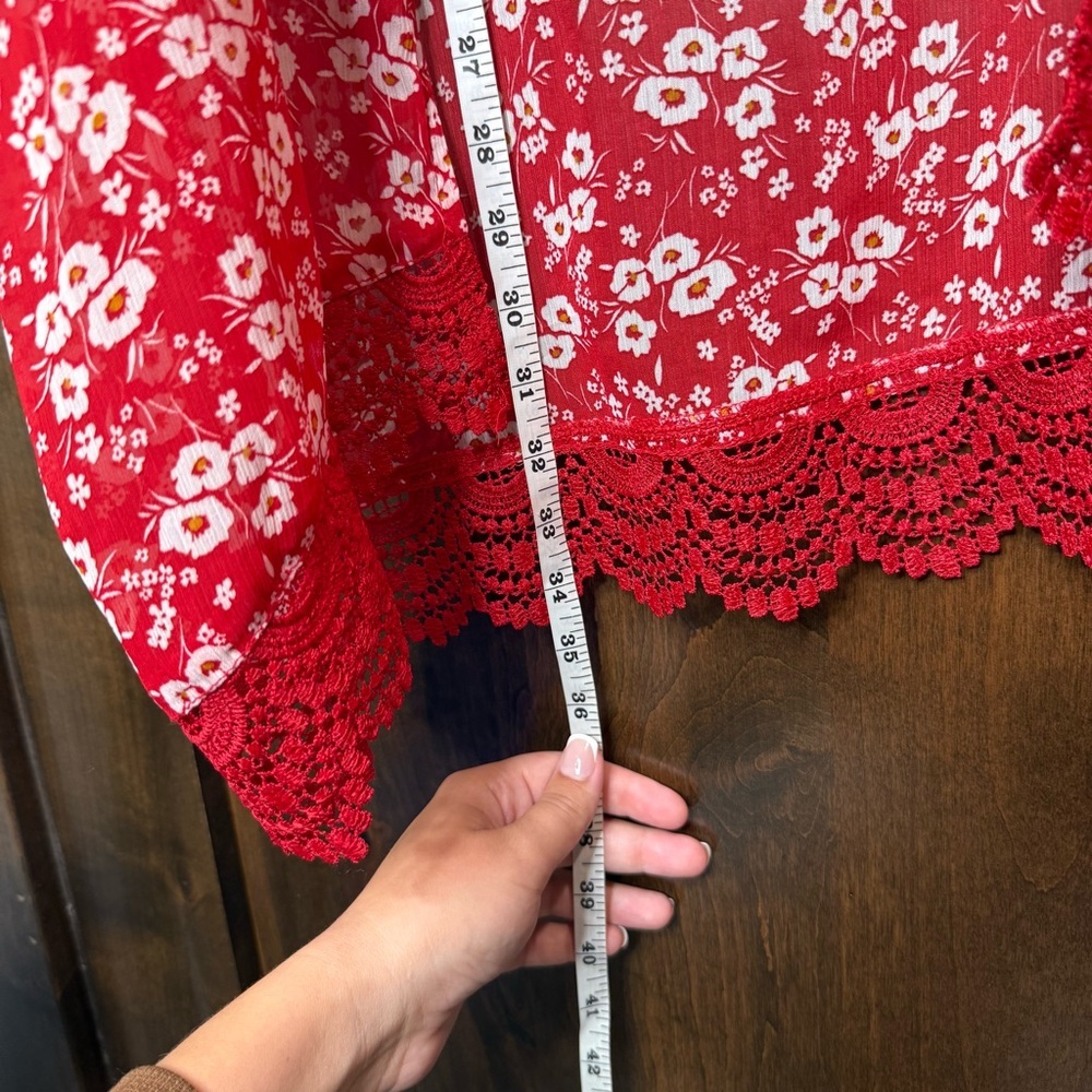 Maurices Ditsy Floral Crochet Trim Open Front Kimono red & white Floral Size L - Picture 9 of 9